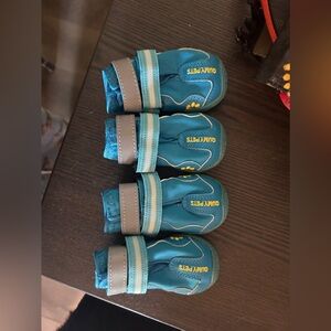 Dog shoes, size 2